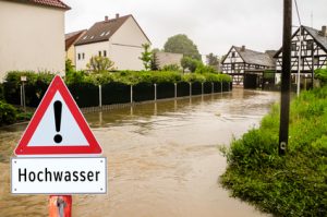 Achtung Hochwasser Schild 02