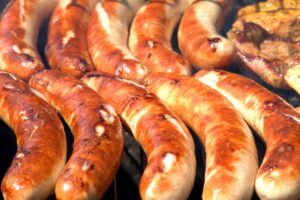 Bratwürste auf dem Grill