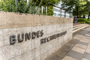 Mauer mit Aufschrift "Bundesrechnungshof". Quelle: Bundesrechnungshof..